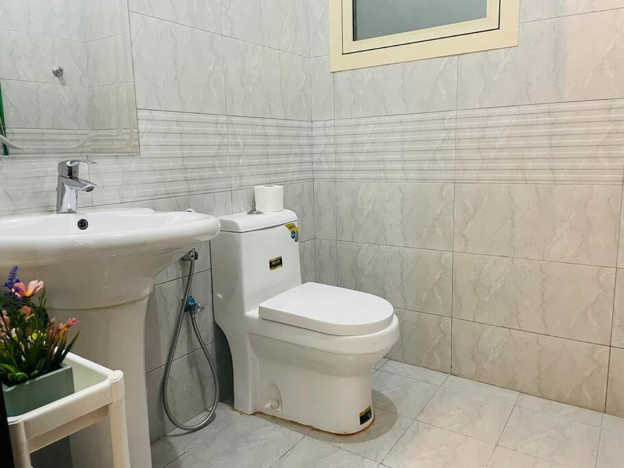 Luxury Private Studio Apartment Close To Airport أبو ظبي المظهر الخارجي الصورة
